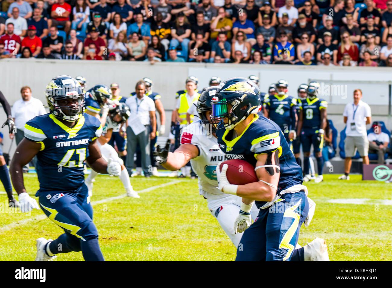 Stoccarda, Germania. 13 agosto 2023. ELF/ Game : Munich Ravens a Stoccarda Surge il 13 agosto. 2023,nello Stadio Gazi , Stoccarda , Germania WR # 14 Yannick Mayr / Stuttgart Surge Credit: Frank Baumert/Alamy Live News Foto Stock