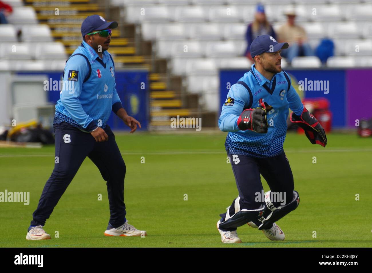 Chester le Street, 13 agosto 2023. Prithvi Shaw e il wicketkeeper Lewis McManus giocano per i Northamptonshire Steelbacks contro i Durham Cricket nella Metro Bank One Day Cup a Seat Unique Riverside. Crediti: Colin Edwards/Alamy Live News. Foto Stock