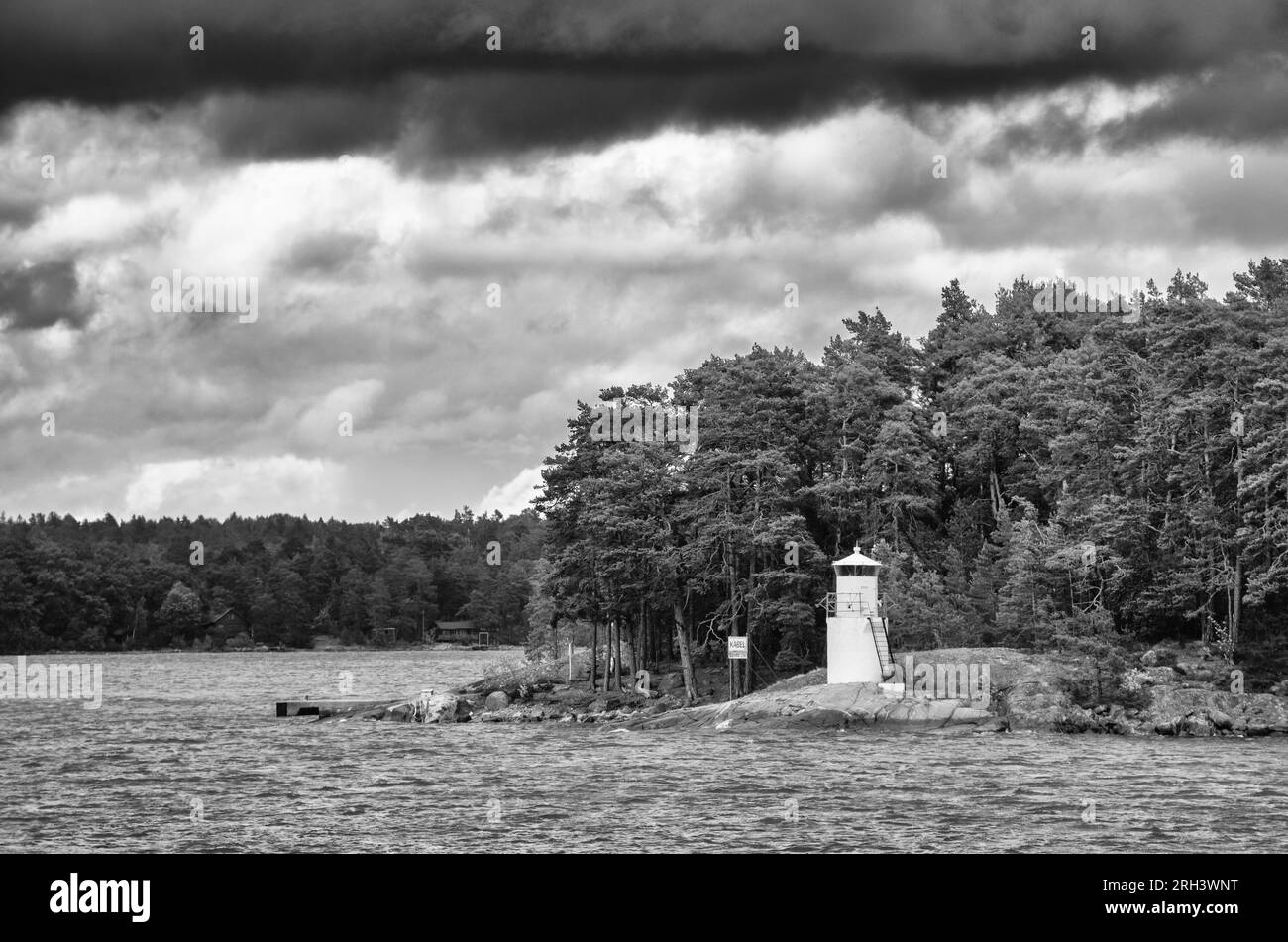 Faro di Furuholmen, Vaxholm, arcipelago di Stoccolma, Svezia, Scandinavia Foto Stock