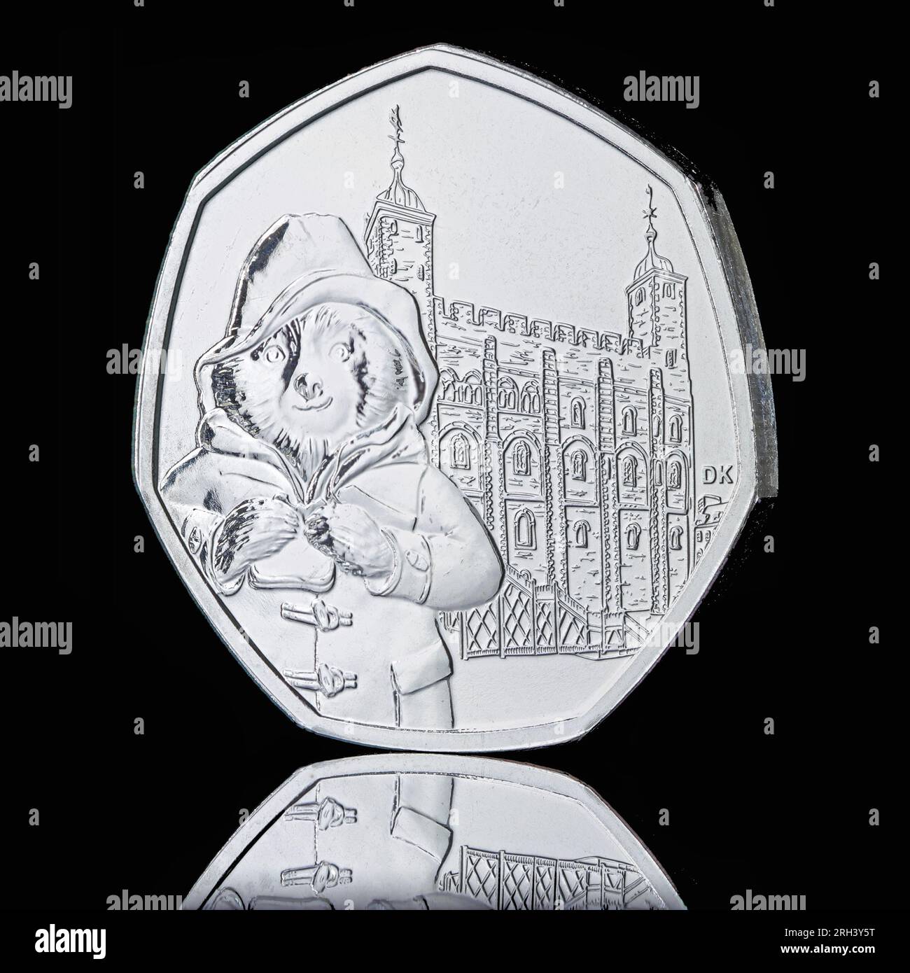 Paddington Bear alla Torre di Londra moneta 50p. Foto Stock