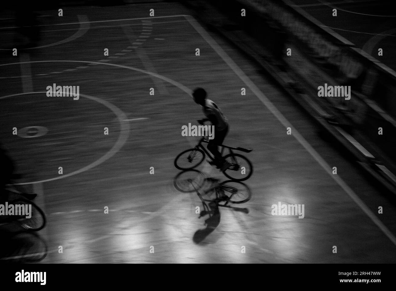 Ciclismo al coperto presso l'Emirates Arena durante i Campionati mondiali di ciclismo 2023 Foto Stock