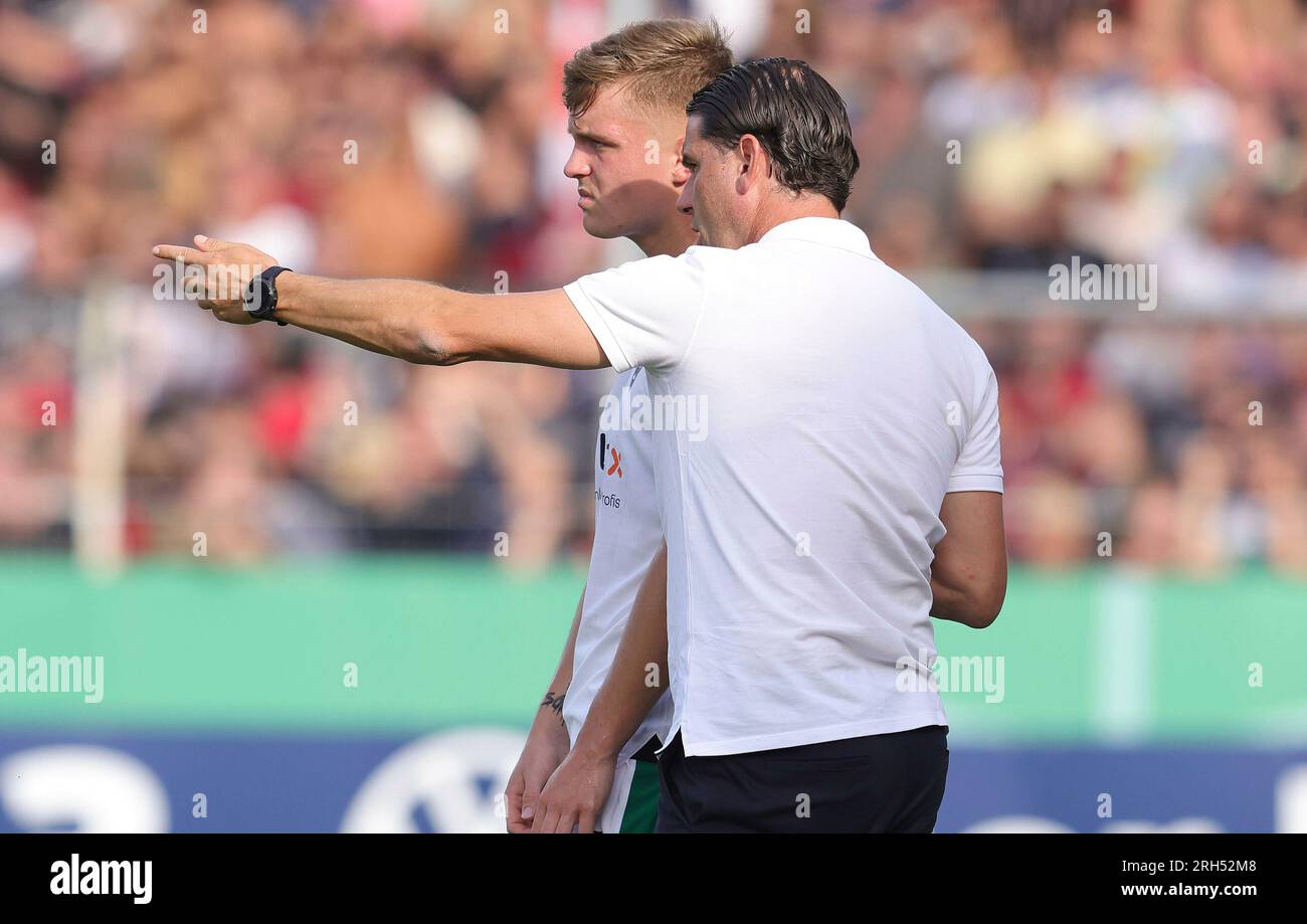 Osnabruck, Deutschland. 11 agosto 2023. Firo : 08/11/2023 DFB Cup 1° round stagione 2023/24 Tus Bersenbruck Bersenbrueck - VfL Borussia Monchengladbach, Moenechengladbach, Gladbach 0:7 VFL, allenatore: Gerardo Seoane con Luca Netz crediti: dpa/Alamy Live News Foto Stock