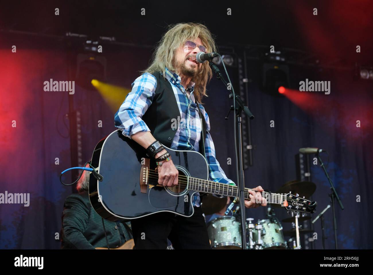 John Ford degli Strawbs si esibisce al loro concerto di addio. Fairports Cropredy Convention. 11 agosto 2023 Foto Stock