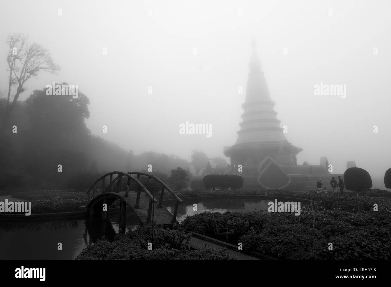 La vita in Asia è stata catturata in fantastiche scene mentre si viaggia da soli Foto Stock