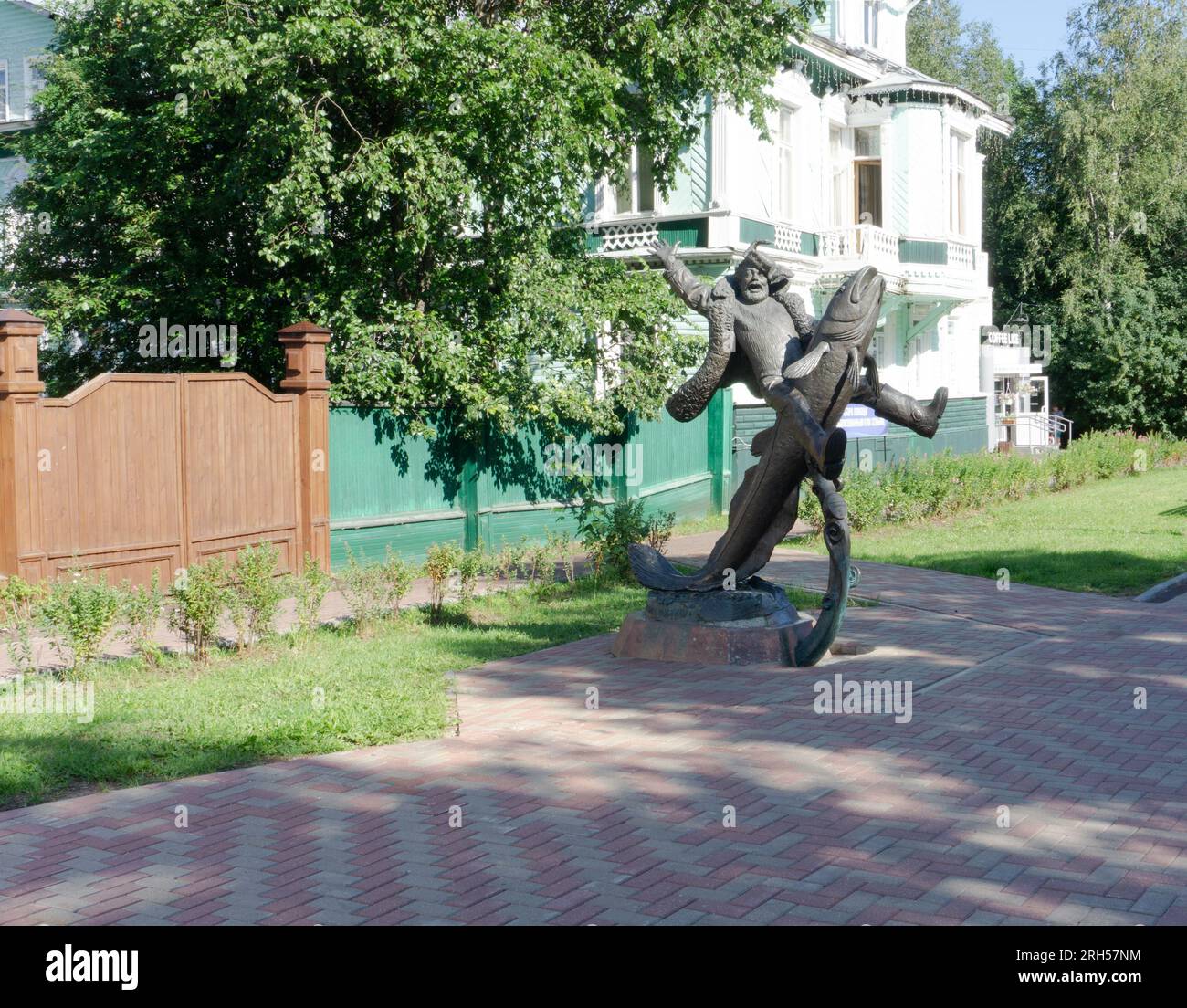 ARKHANGELSK, RUSSIA - 29 luglio 2023: Statua di Stepan Pisakhov in via Chumbarov-Luchinsky. Foto Stock