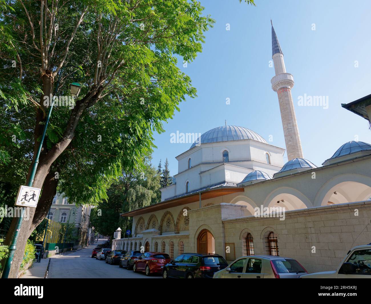 Esterno della moschea dell'Imperatore nella città di Sarajevo, Bosnia ed Erzegovina, 13 agosto 2023. Foto Stock