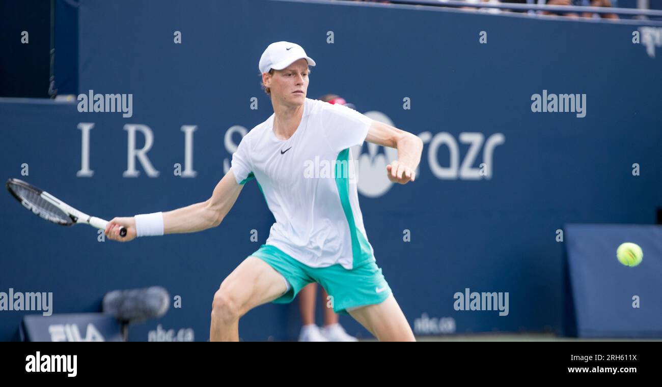 TORONTO, OT - 13.08.2023: ATP MASTERS 1000 NATIONAL BANK OPEN - l'italiano Jannik Sinner affronta l'australiano Alex de Minaur nella finale del torneo di tennis National Bank Open ATP Masters 1000 tenutosi alla York University di Toronto, Canada. (Foto: Pedro Paulo Ferreira/Fotoarena) Foto Stock