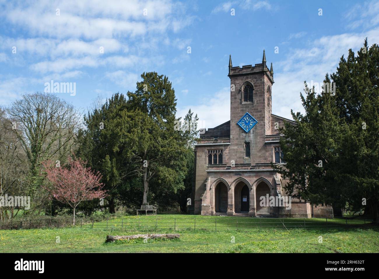 Completato nel 1797, St. Mary's Church è una chiesa parrocchiale inglese di grado i a Cromford, Derbyshire, e l'ultimo luogo di riposo di Sir Richard A. Foto Stock
