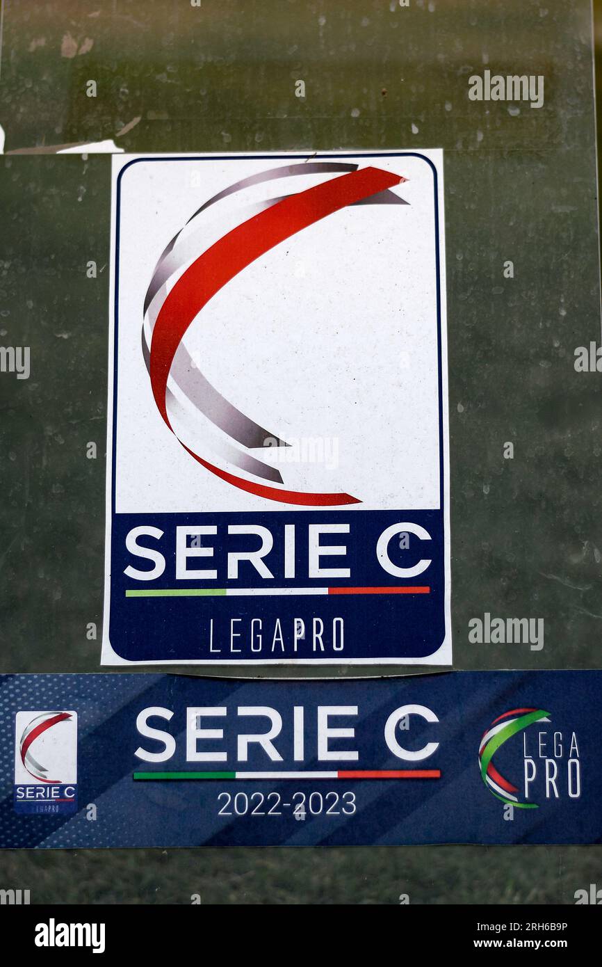 Latina, Italia. 13 agosto 2023. Il logo della serie C italiana è visibile durante una partita amichevole pre-stagionale tra Latina calcio 1932 e SS Lazio allo stadio Domenico Francioni di Latina (Italia), 13 agosto 2023. Crediti: Insidefoto di andrea staccioli/Alamy Live News Foto Stock