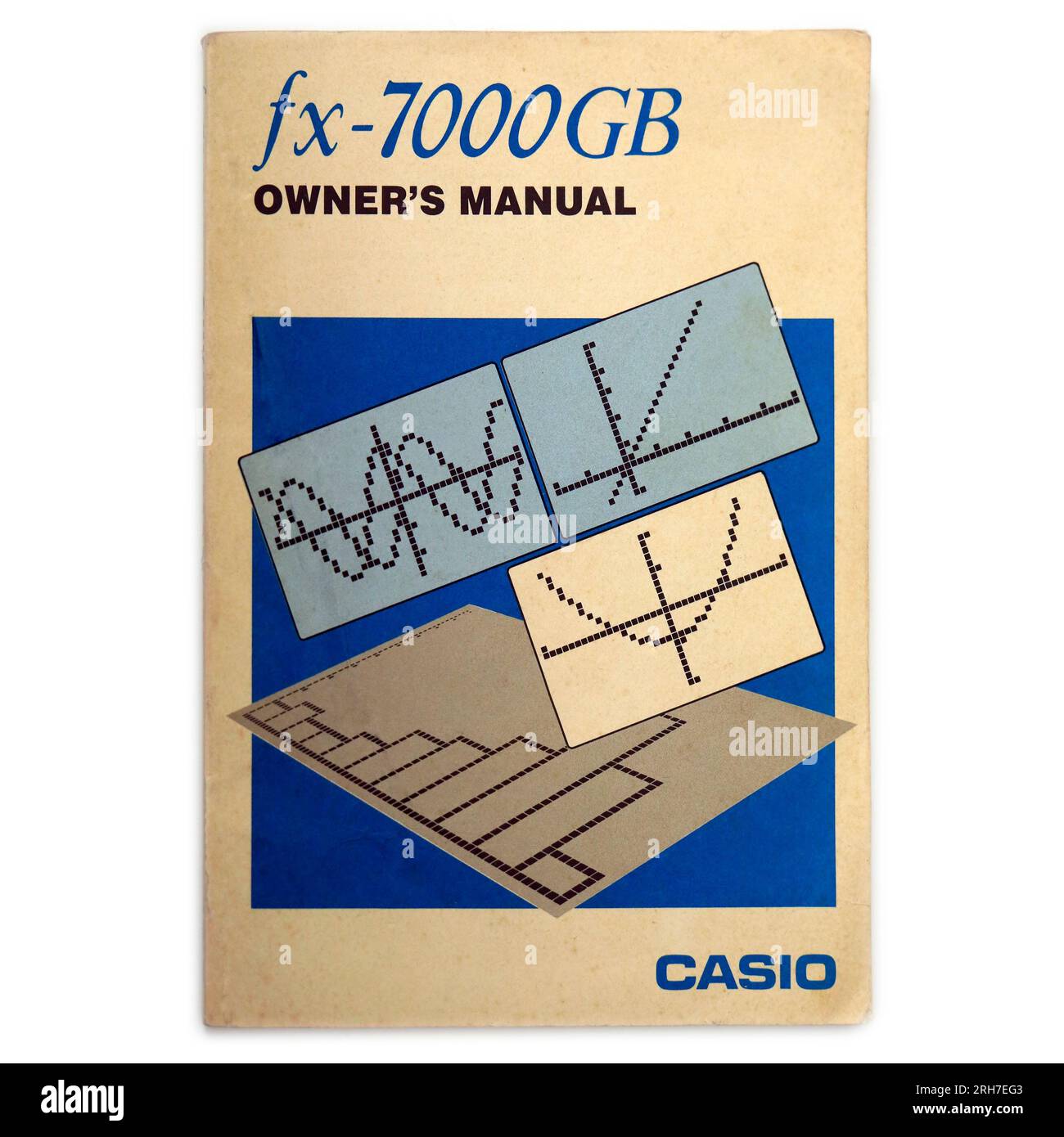 Casio fx - copertina del libro cartaceo del manuale dell'utente da 7000 GB. Studio configurato con sfondo bianco Foto Stock