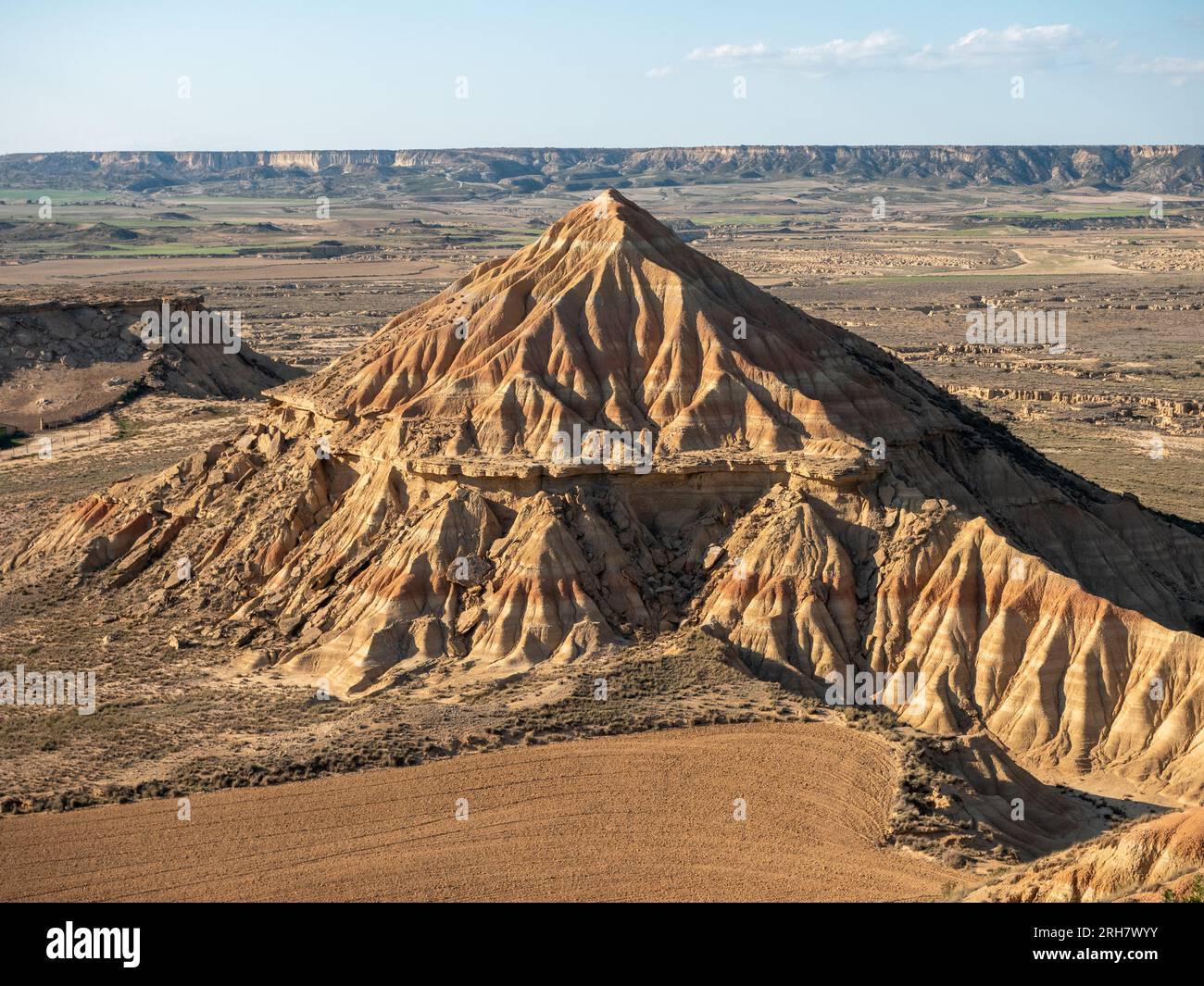 Formazioni rocciose nel deserto delle Bardenas Reales in Spagna. Foto Stock