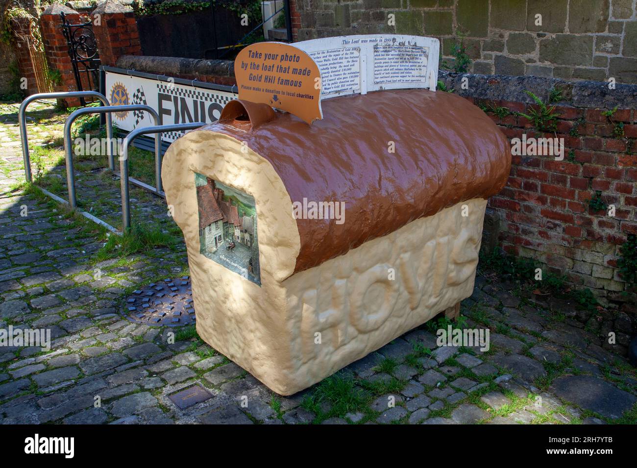 Monumento del pane di Hovis a Gold Hill, Shaftesbury Foto Stock