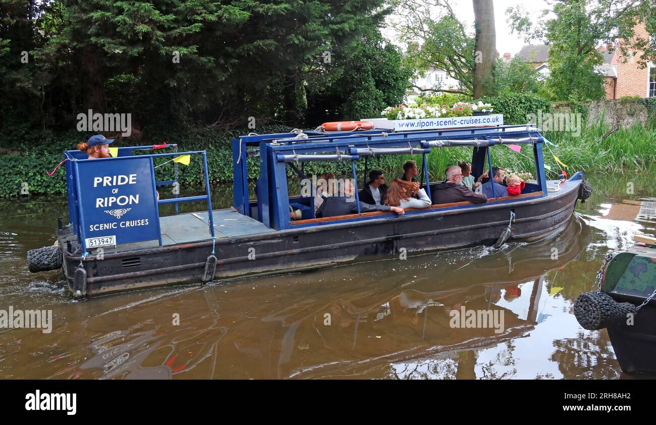 Il Pride of Ripon narrowboat, Ripon Scenic Cruises, Canal Basin, Canal Wharf, Ripon, North Yorkshire, Inghilterra, Regno Unito, HG4 1AQ Foto Stock