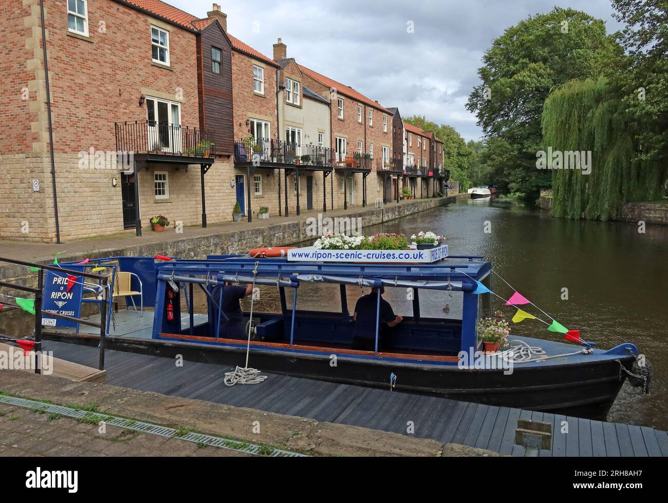 Il Pride of Ripon narrowboat, Ripon Scenic Cruises, Canal Basin, Canal Wharf, Ripon, North Yorkshire, Inghilterra, Regno Unito, HG4 1AQ Foto Stock