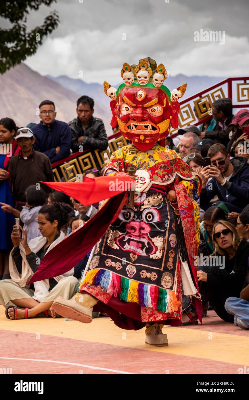 India, Ladakh, Leh Valley, Sakti, Takthok, Tak tok Tsechu, festival Mahakala, danza Cham mascherata rossa, Signore del tempo e saggezza trascendente Foto Stock