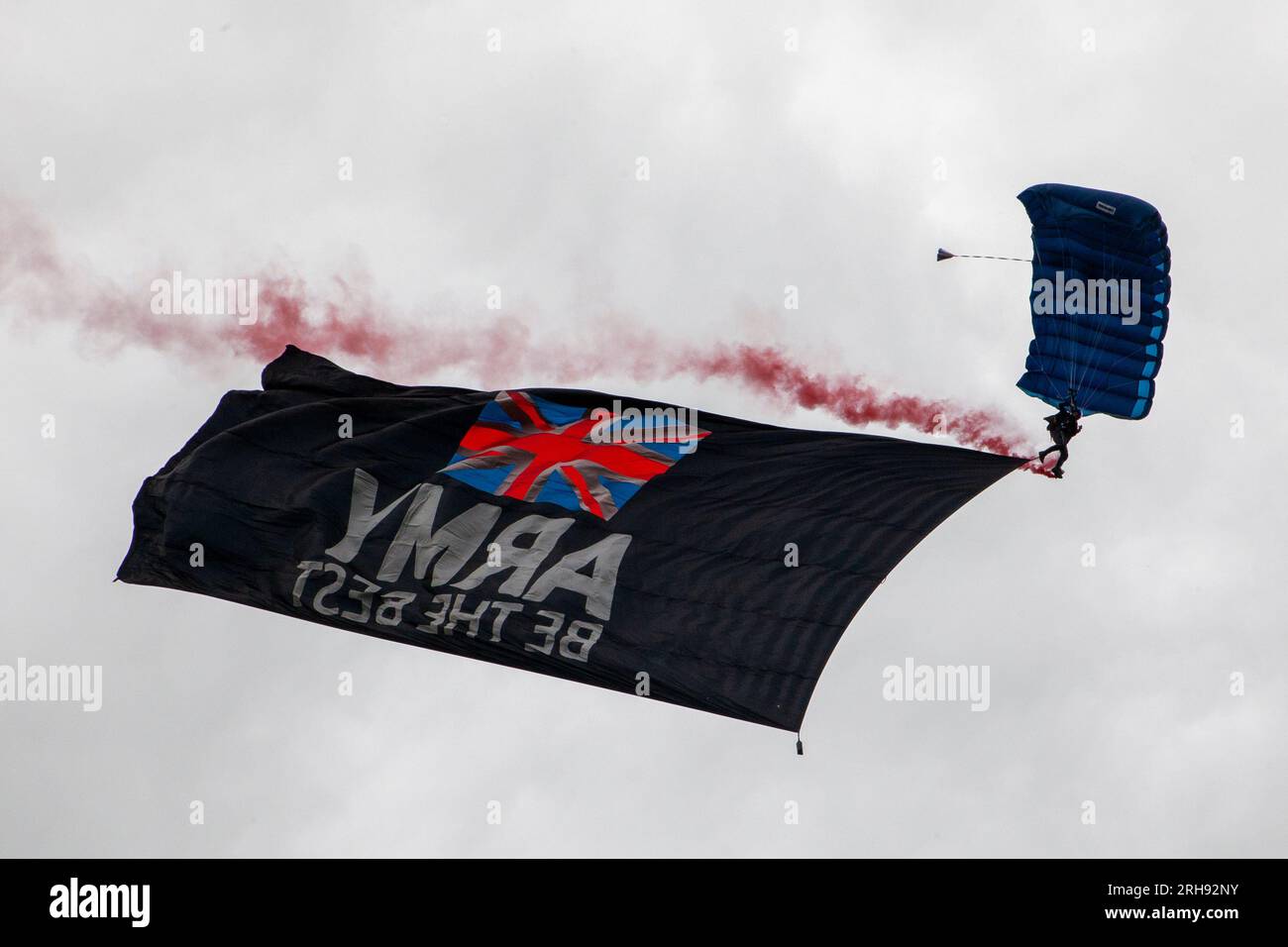 Il membro dell'esercito britannico partecipa alla Bristol International Balloon Fiesta Foto Stock