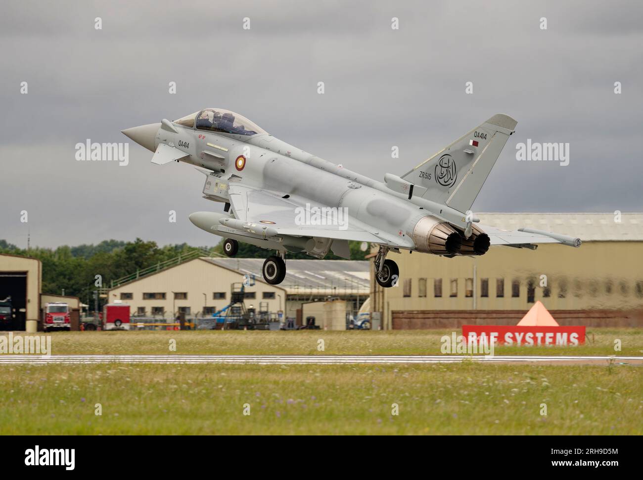 L'Eurofighter Typhoon ZR515 della Qatar Emiri Air Force arriva alla RAF Fairford nel sud dell'Inghilterra per partecipare al RIAT Foto Stock