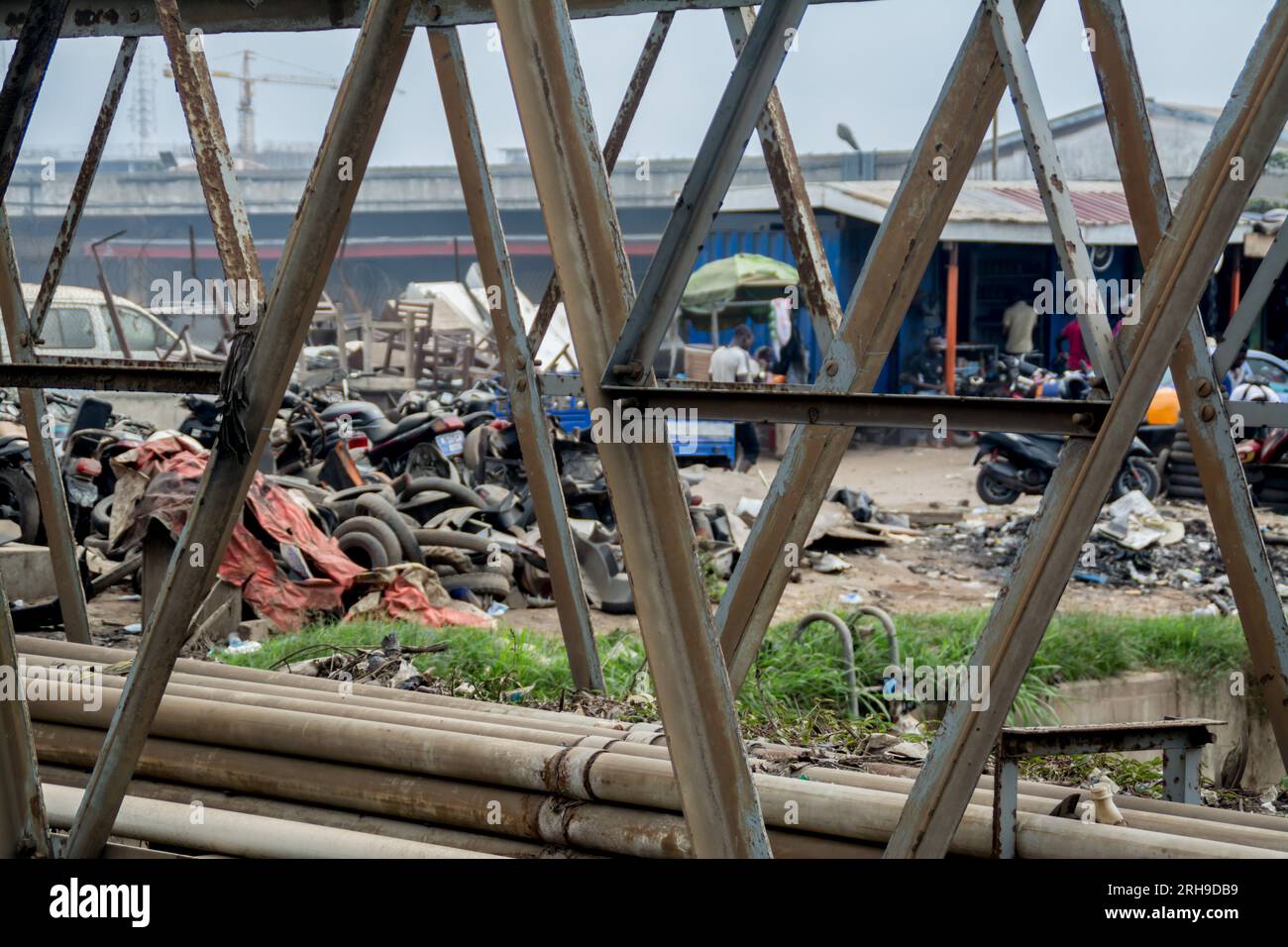 Il trattamento elettronico dei rottami ad Agbogbloshie avviene nell'omonimo distretto nella metropoli di Accra, nel Ghana dell'Africa occidentale. Discarica, spreco Foto Stock
