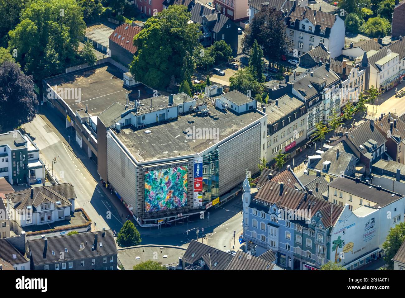 Vista aerea, centro commerciale e edificio residenziale con guglia, Rupprecht Haus Mittelstraße angolo Wittener Straße, Gevelsberg, zona della Ruhr, RHI nord Foto Stock
