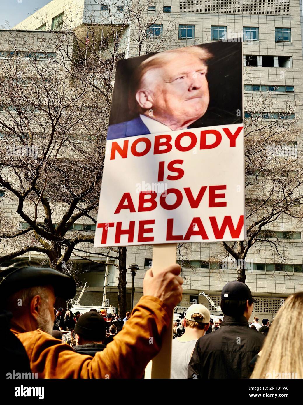 Dimostrazioni anti-Trump a Manhattan nel suo giorno dell'arreignment, 4/4/23 Foto Stock