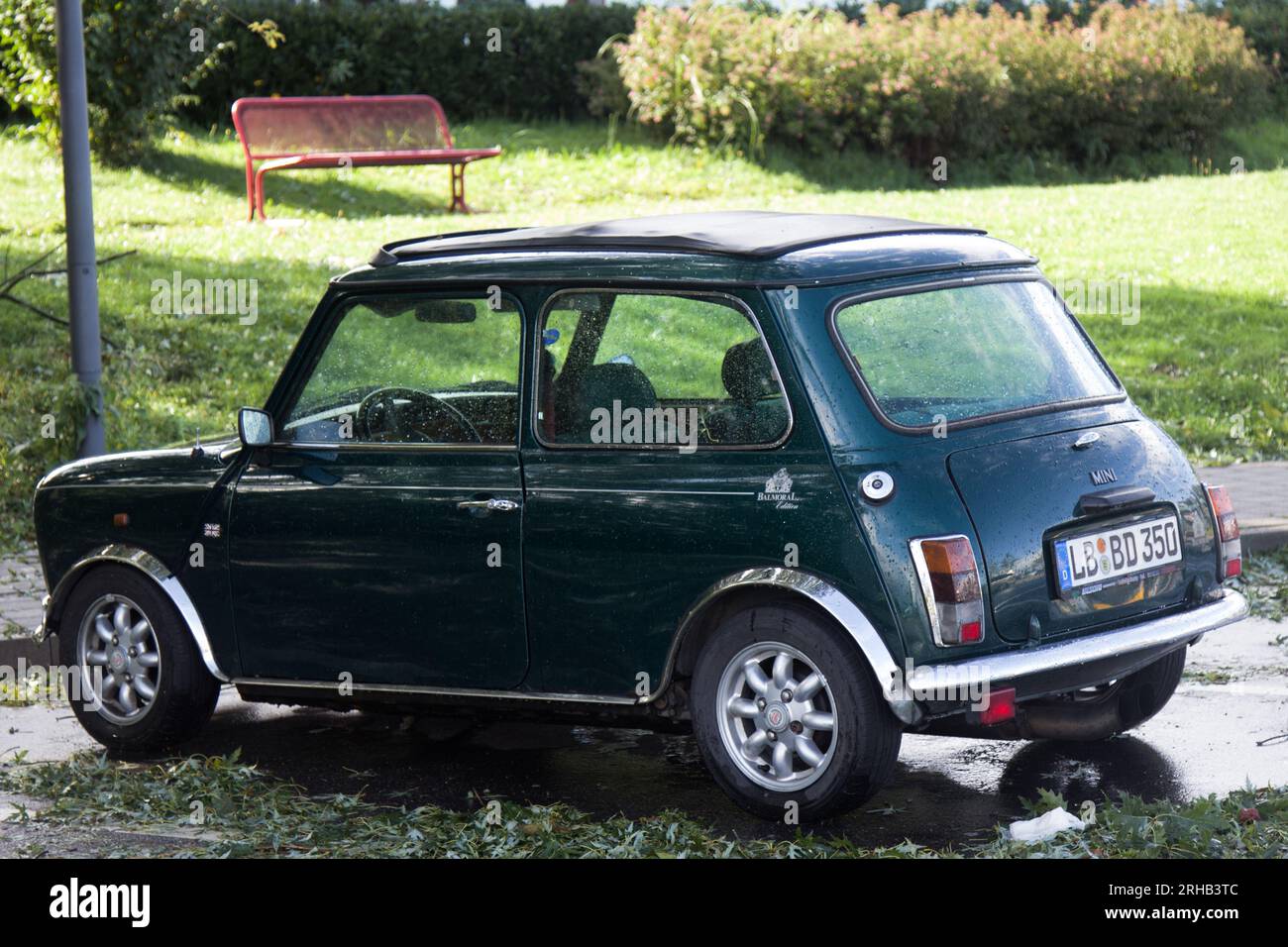 Baden-Baden, Germania - 14 settembre 2017: Auto d'epoca inglese in ottime condizioni nel parcheggio Foto Stock