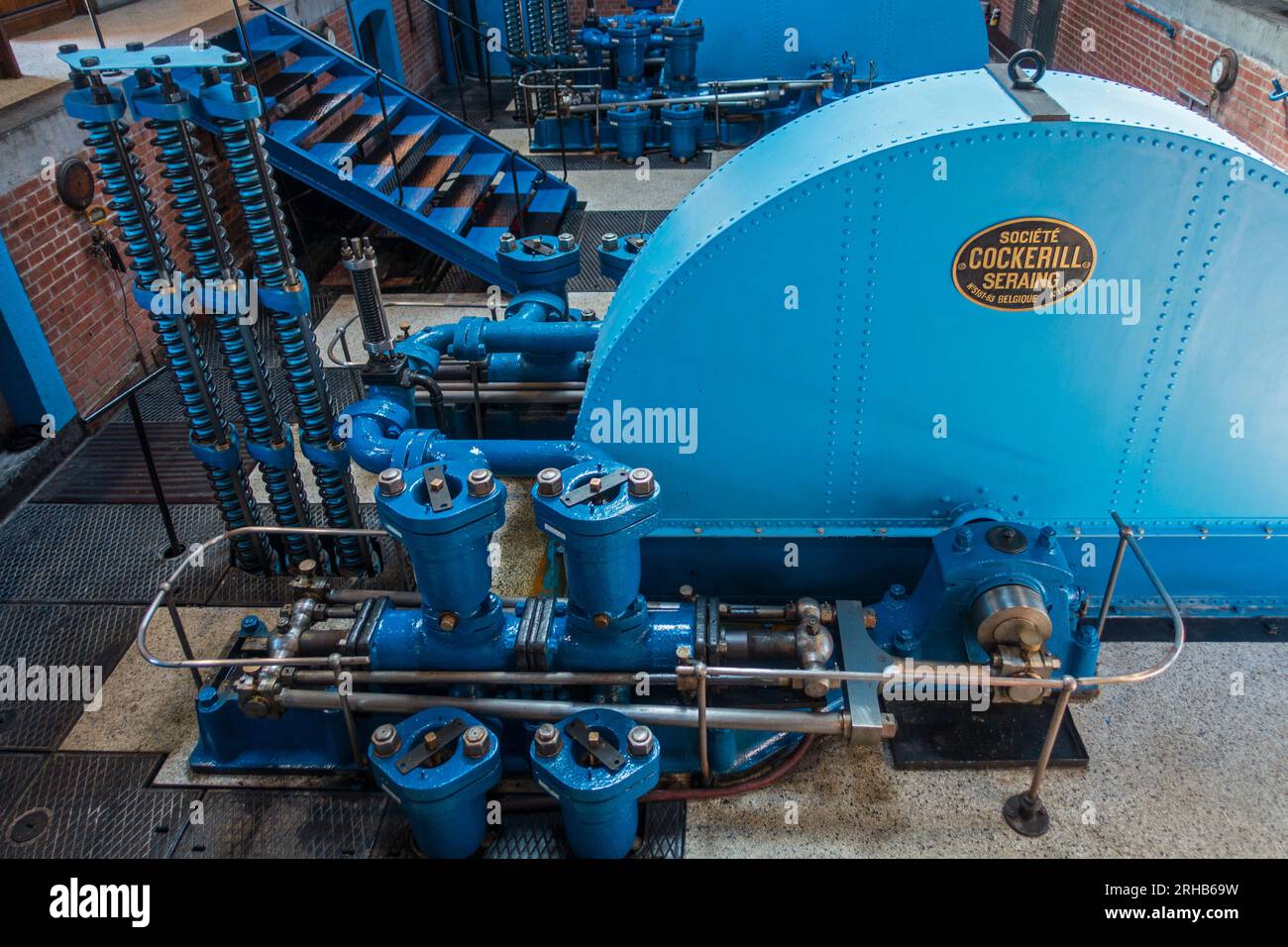 Interno dell'edificio della sala macchine dell'ascensore idraulico per imbarcazioni n.. 3 sul Canal du Centre a Strépy-Bracquegnies, la Louvière, Hainaut, Vallonia, Belgio Foto Stock