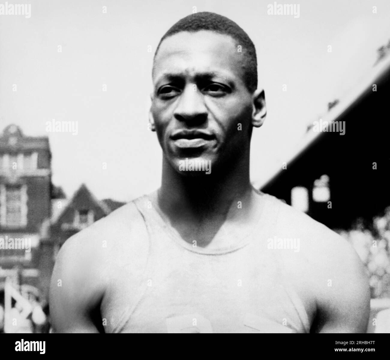 Mondo: c. 1936 Ritratto di pista e stella delle Olimpiadi Jesse Owens. Foto Stock