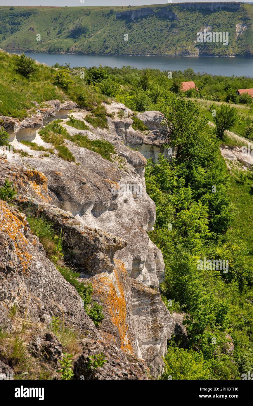 Bacino idrico della baia di Bakota sul fiume Dnister nel Parco Nazionale Podilski Tovtry, Ucraina. Foto Stock