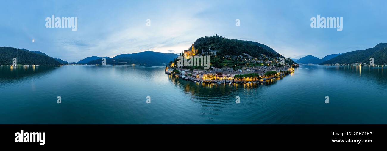 Paesaggio panoramico e paesaggio urbano con Chiesa della Madonna del Sasso sul Lago di Lugano, Vico Morcote, Svizzera Foto Stock