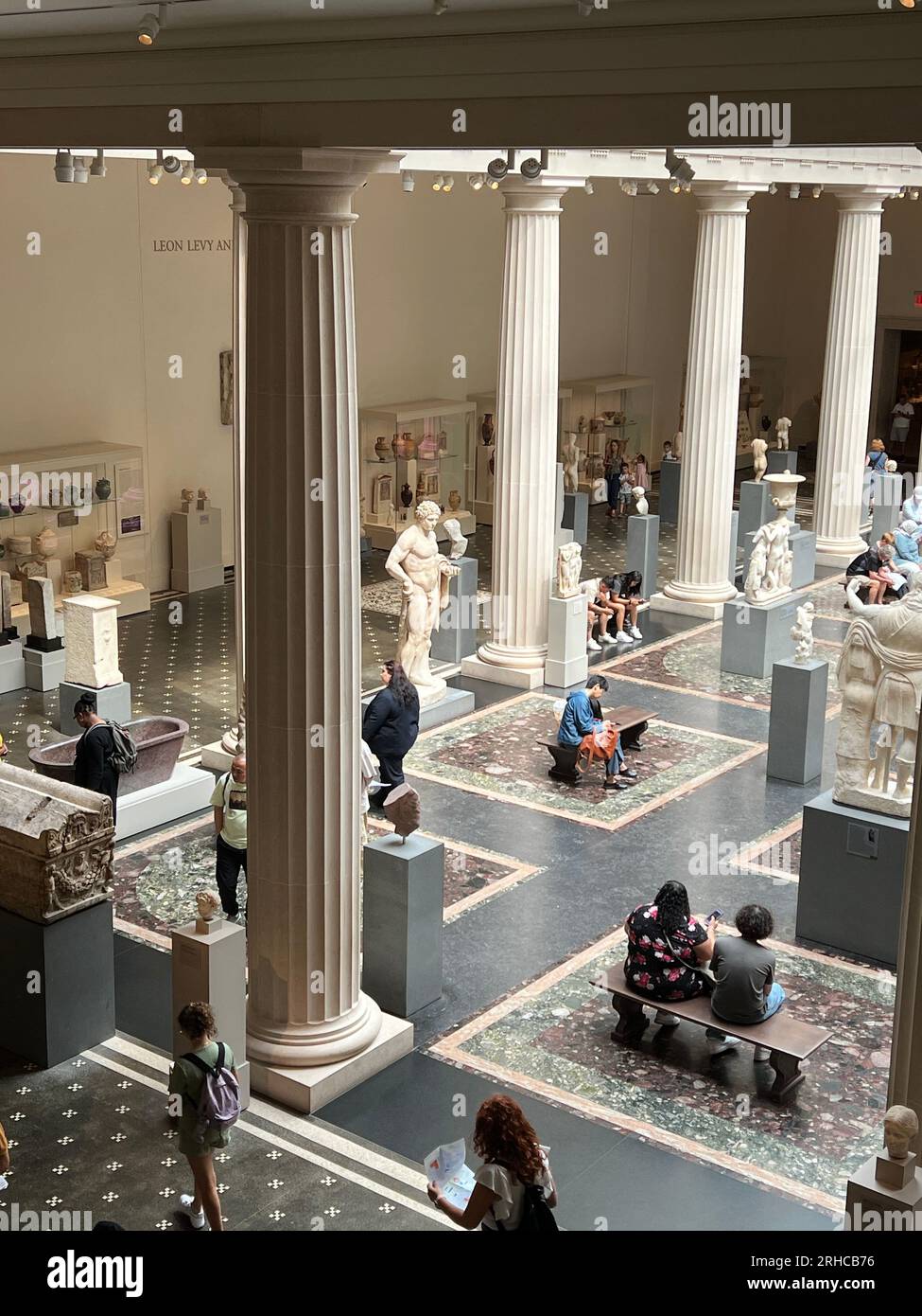 Leon Levy e Shelby White Corte fornisce centrotavola drammatica per la visualizzazione del Metropolita World-Renowned dell arte classica di raccolta. Arte Greca e Romana raccolta aperto ufficialmente nel 2007. Foto Stock