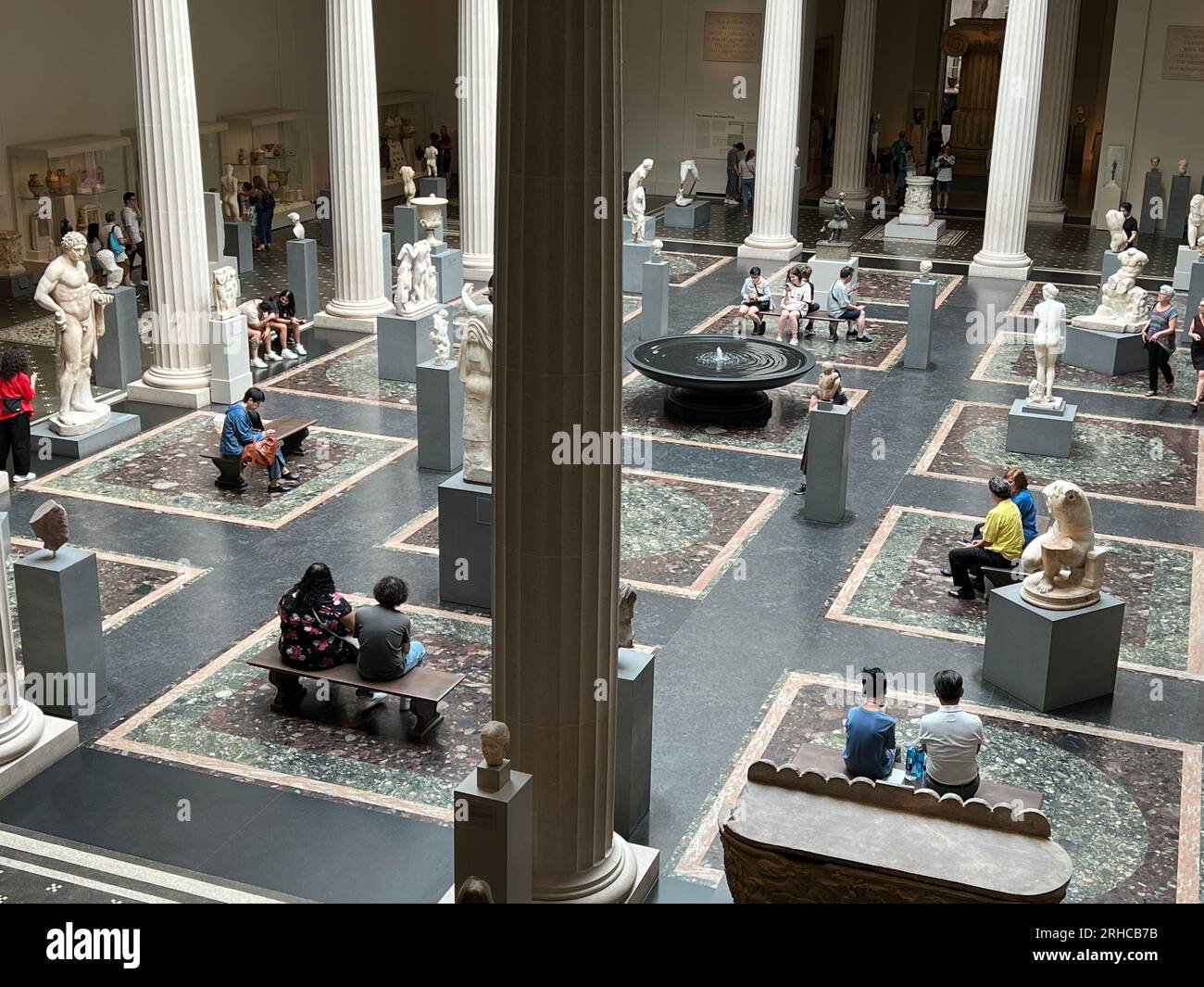 Leon Levy e Shelby White Corte fornisce centrotavola drammatica per la visualizzazione del Metropolita World-Renowned dell arte classica di raccolta. Arte Greca e Romana raccolta aperto ufficialmente nel 2007. Foto Stock