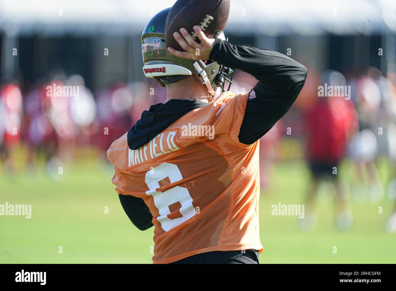 Tampa, Florida, Stati Uniti, 14 agosto 2023, il quarterback dei Tampa Bay Buccaneers Baker Mayfield #6 durante un Training Camp presso l'Advent Health Training Center . ( Foto Stock