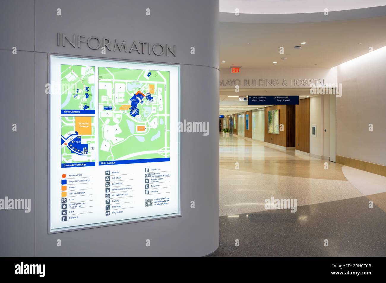Segnaletica informativa con mappe del campus ospedaliero presso la Mayo Clinic di Jacksonville, Florida. (USA) Foto Stock
