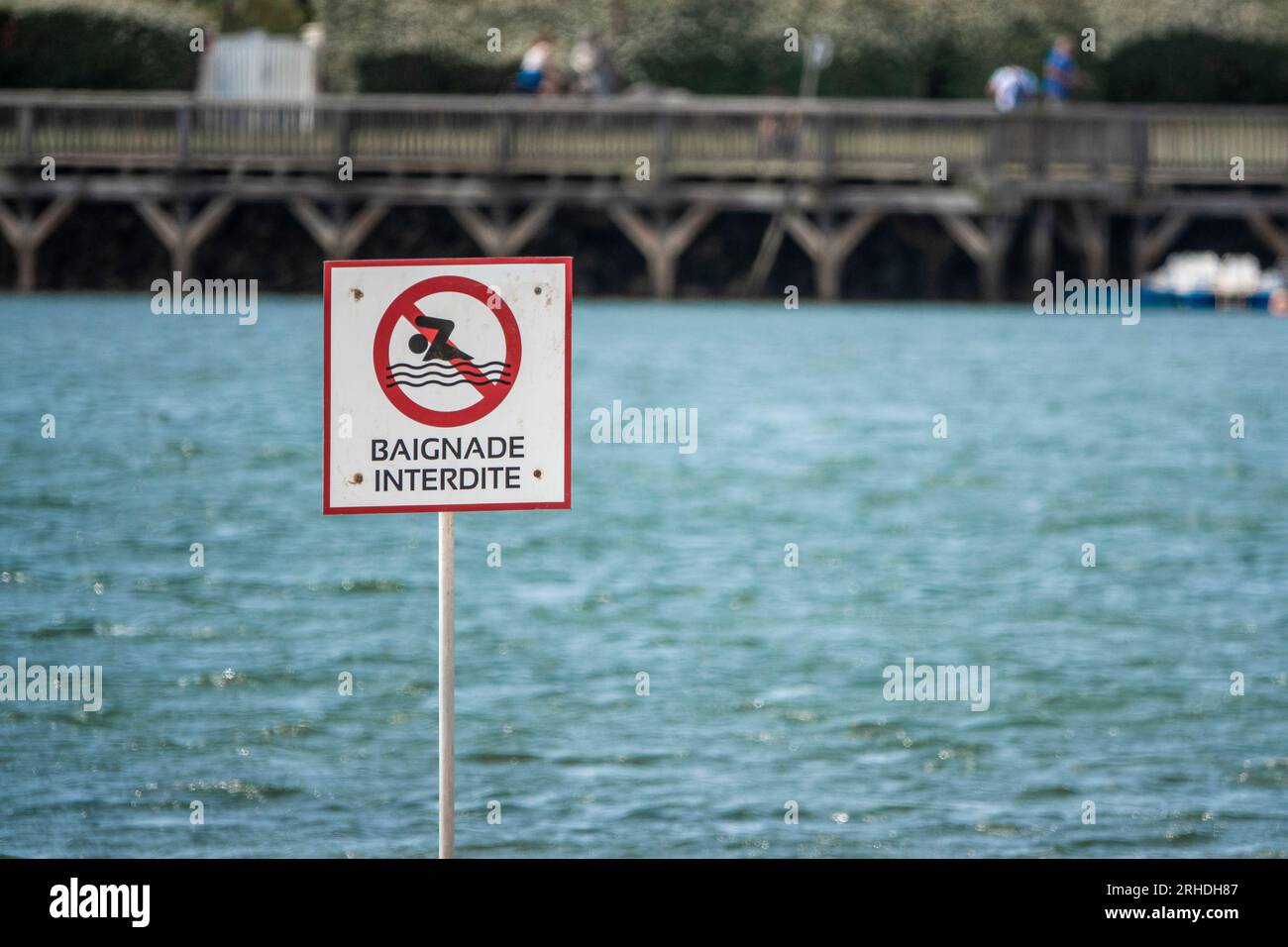Nessun cartello per nuotare su una spiaggia in Francia. Foto Stock