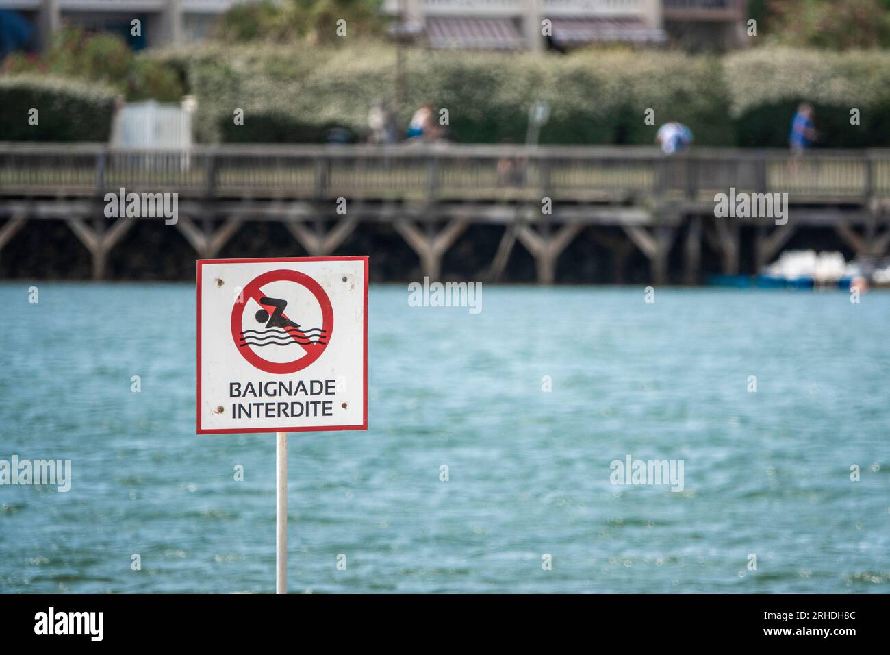 Nessun cartello per nuotare su una spiaggia in Francia. Foto Stock