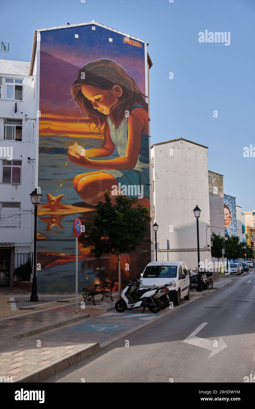 Fuengirola, Málaga, Spagna, 12 agosto 2023. Murale dipinto a spruzzo pianeggiato dall'artista sivigliano Fabián Guerrero, noto anche come Kato. Foto Stock