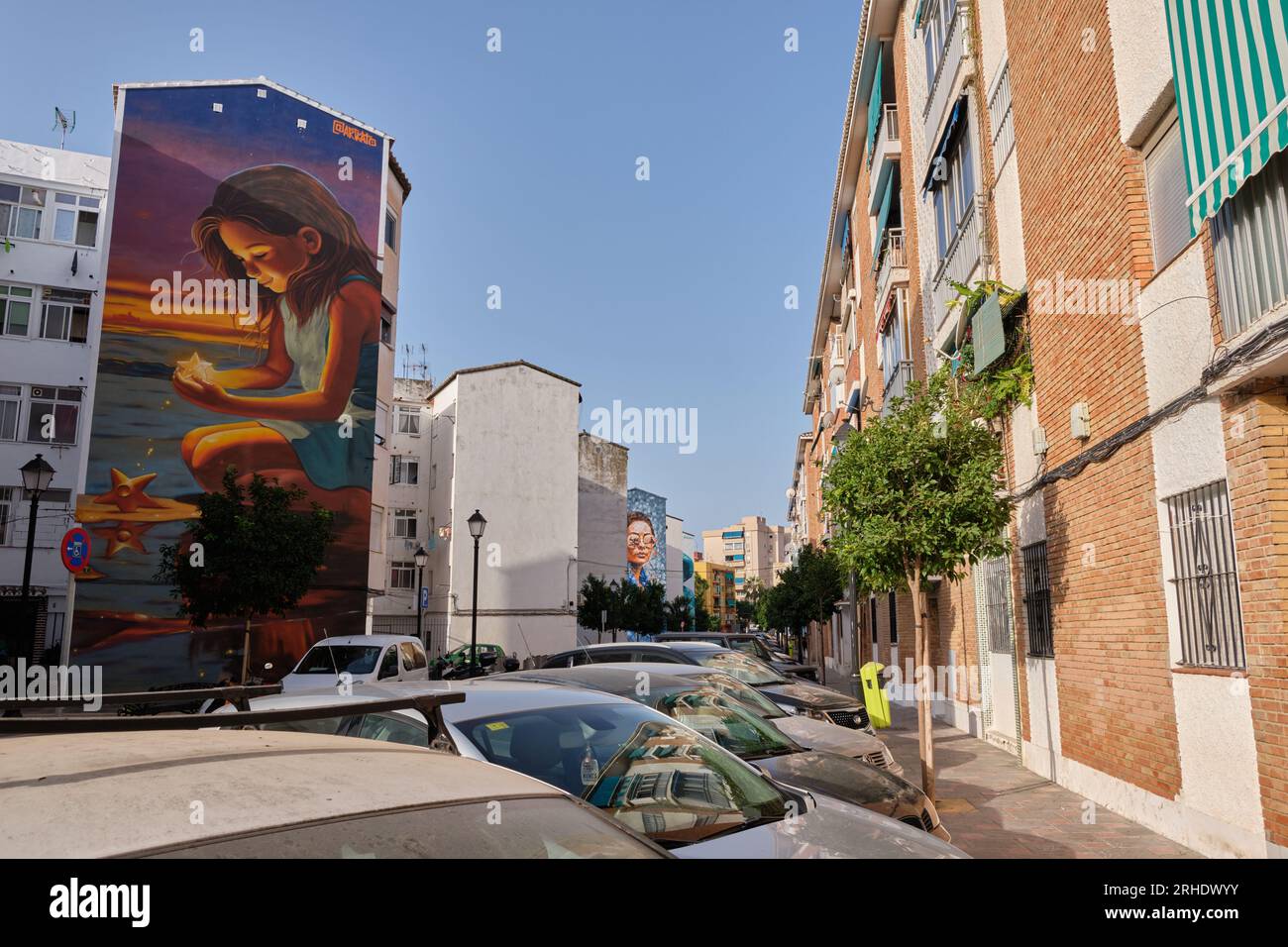 Fuengirola, Málaga, Spagna, 12 agosto 2023. Murale dipinto a spruzzo pianeggiato dall'artista sivigliano Fabián Guerrero, noto anche come Kato. Foto Stock