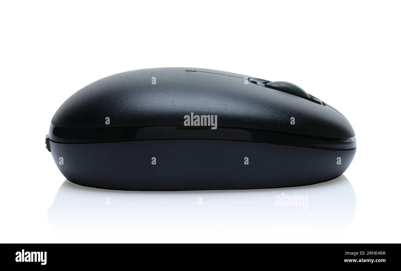 Mouse per computer wireless moderno nero su sfondo bianco. Concetto di tecnologia informatica Foto Stock
