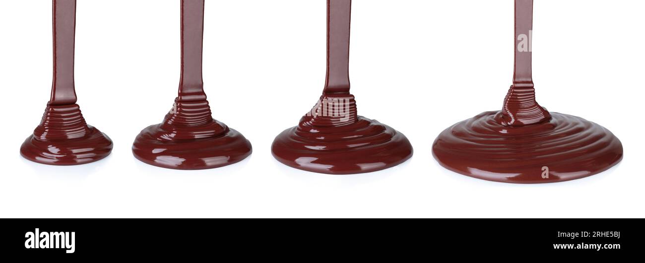 Set di cioccolato fuso che gocciola in progressione crescente, su sfondo bianco primo piano Foto Stock