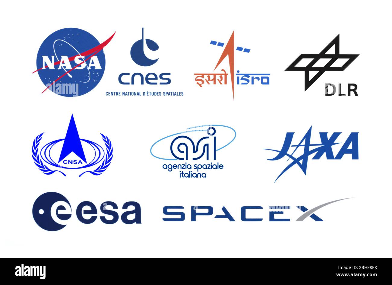 Kiev, Ucraina - 26 ottobre 2022: Set di loghi delle migliori agenzie spaziali del mondo, stampati su carta, come: NASA, CNES, ISRO, SpaceX, CNSA e altri Foto Stock