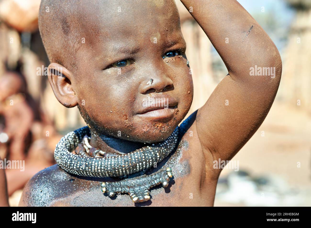 Namibia. La vita in un Himba Village. Regione di Kunene Foto Stock