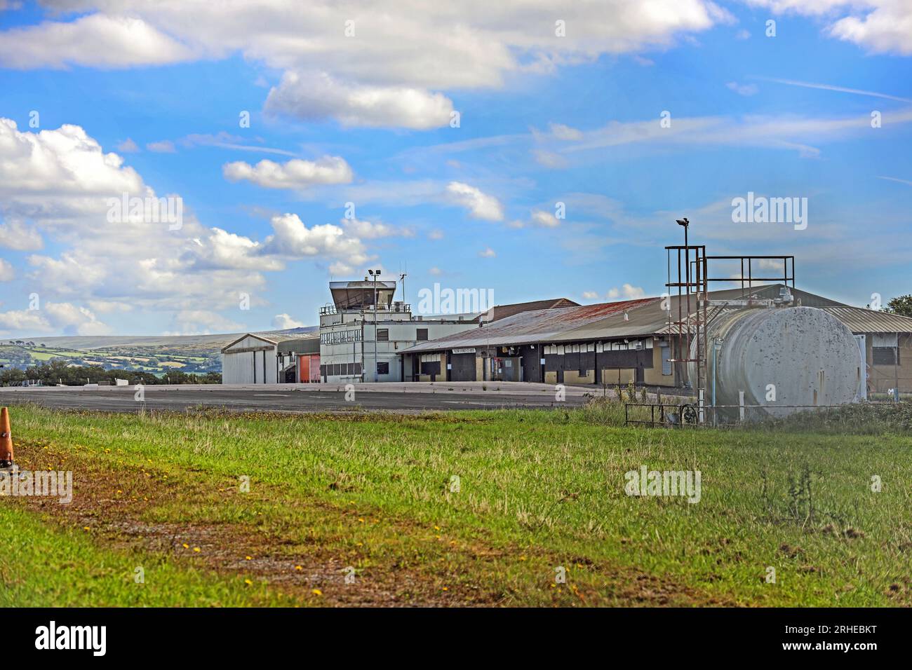 Plymouth City Airport al momento, deserta e ancora in attesa di importanti decisioni sul suo futuro. Alcuni gruppi di pressione vogliono alloggiare sul sito Foto Stock