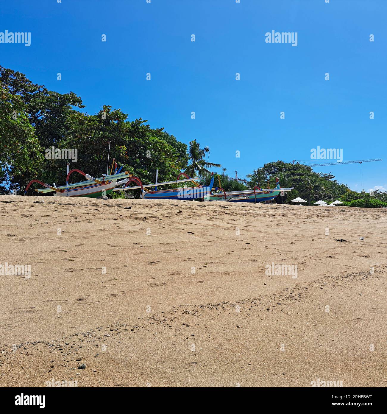 Barche tradizionali su una spiaggia a Bali, Indonesia Foto Stock