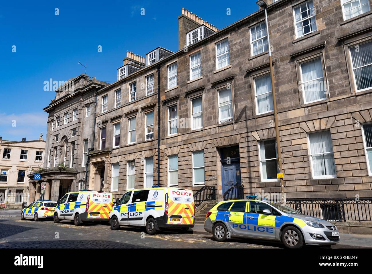 Esterno della stazione di polizia di Leith a Leith, Edimburgo, Scozia, Regno Unito Foto Stock