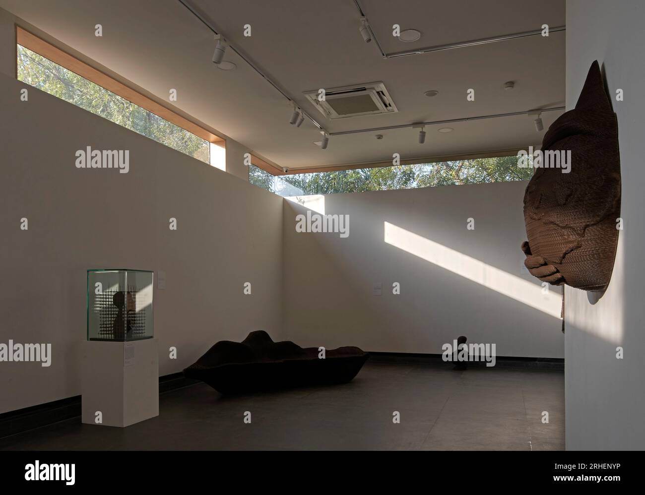 Spazio galleria. 079 Stories Centre for Arts, Ahmedabad, India. Architetto: Studio Sangath , 2019. Foto Stock