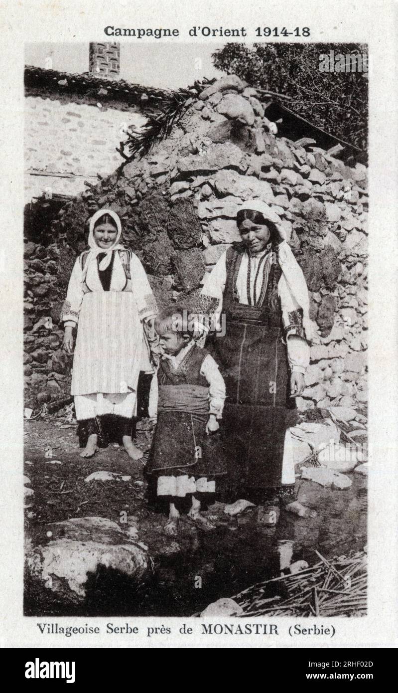 Serbie (Macedoine) : paysannes serbes - carte postale 1914-1918 Foto Stock