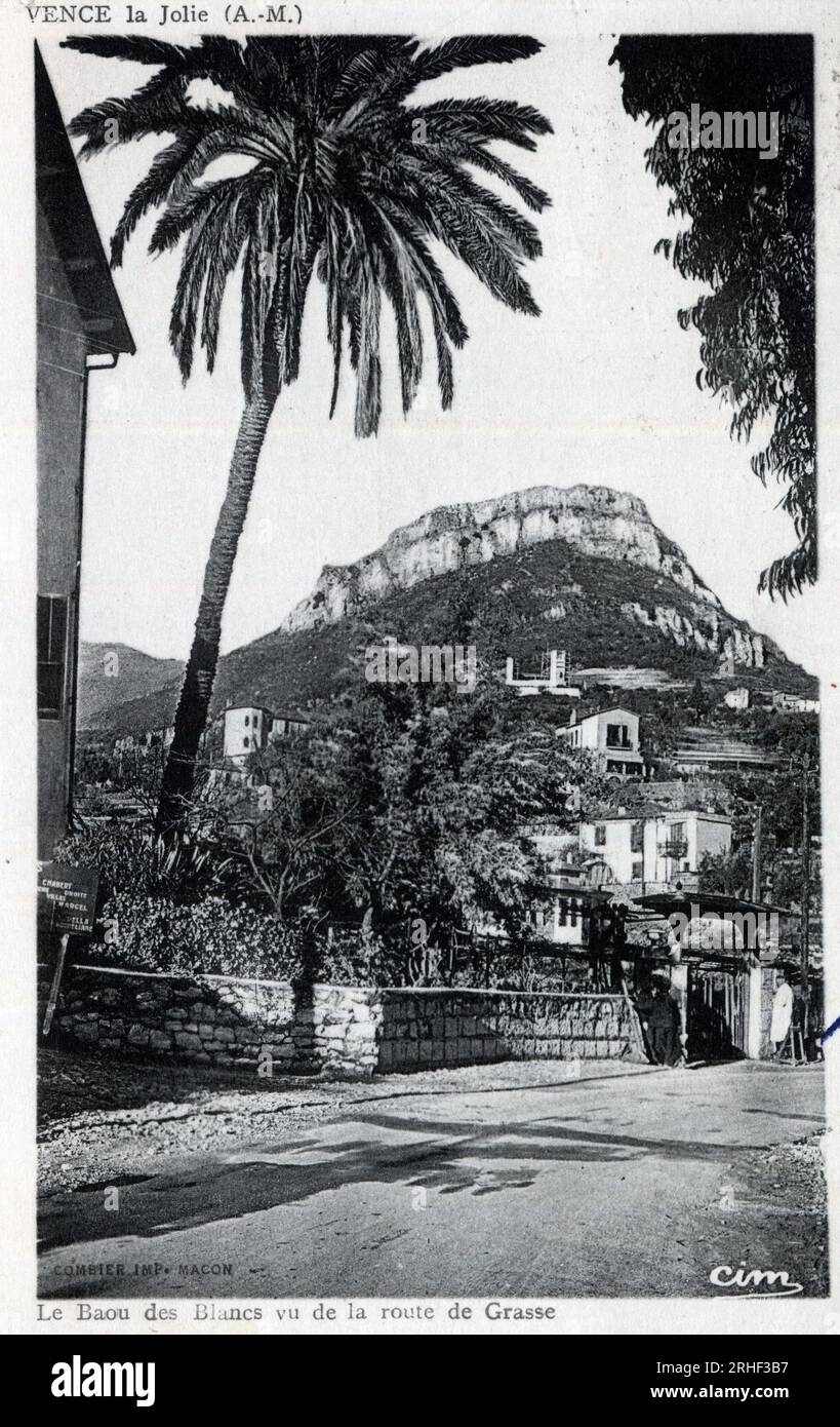 Provence Alpes Cote d'Azur, Alpes Maritimes (06) : vue du Massif du Baou des Blancs depuis la Route de Grasse - carte postale datee 1950 Foto Stock