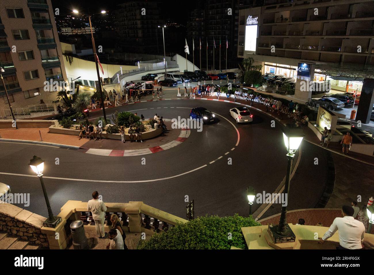 Il Fairmont Hotel si snoda lungo il circuito del Gran Premio di Monaco a Monte Carlo Foto Stock