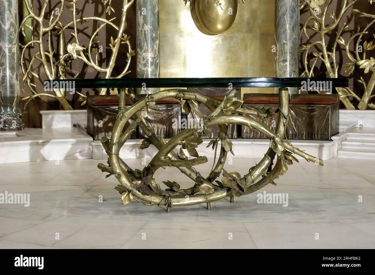 Italia Umbria Valnerina Cascia Basilica di Santa Rita da Cascia - alta di Giacomo Manzù Foto Stock