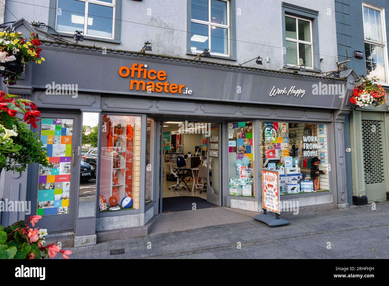 Waterford, Irlanda - 17 luglio 2023: Office master.ie store a Waterford Irlanda Foto Stock